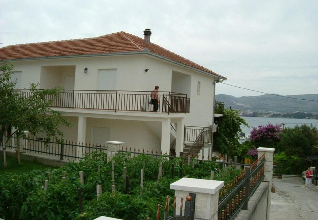 Apartment Mara Trogir Exterior photo