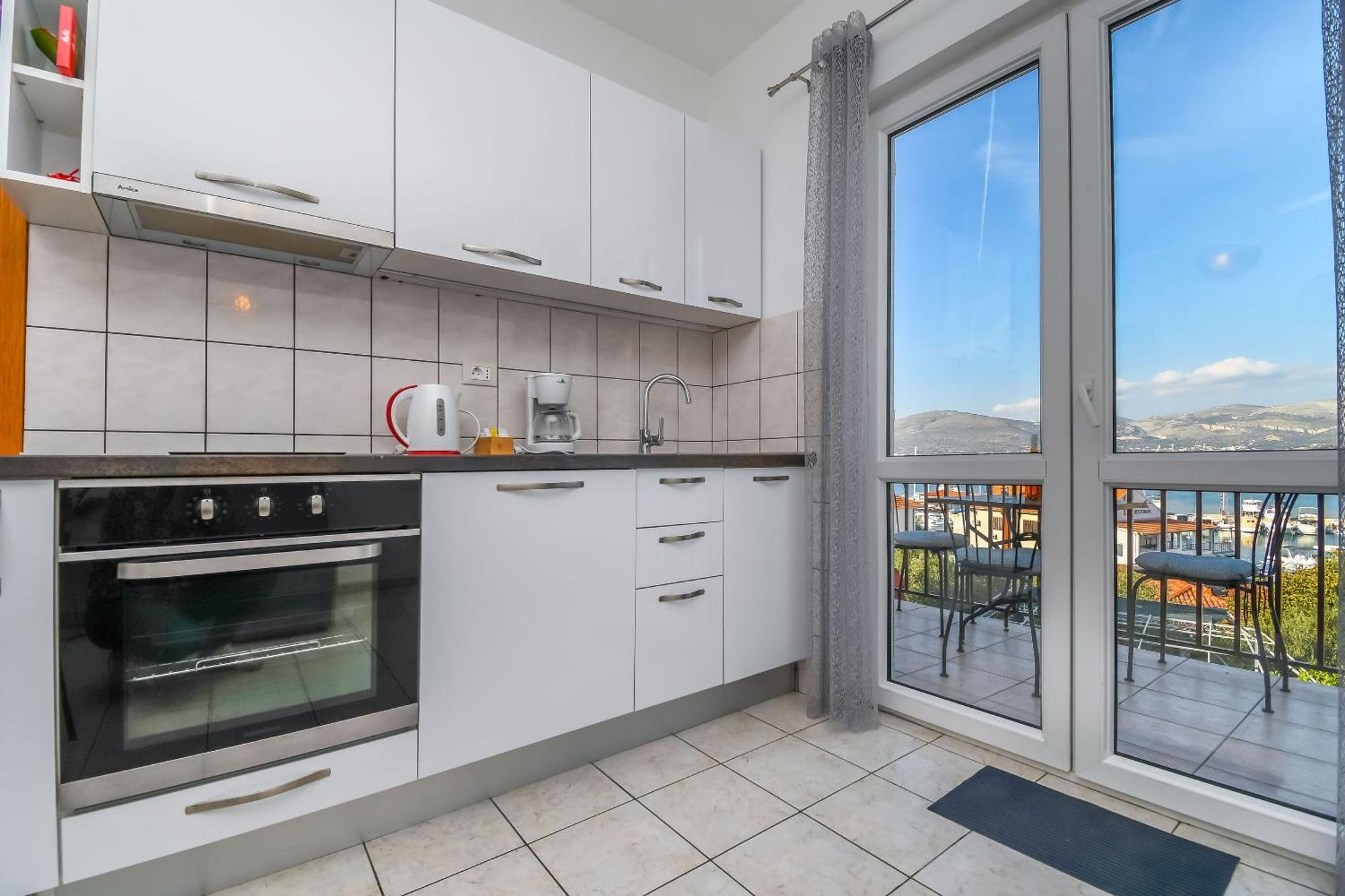 Apartment Mara Trogir Exterior photo