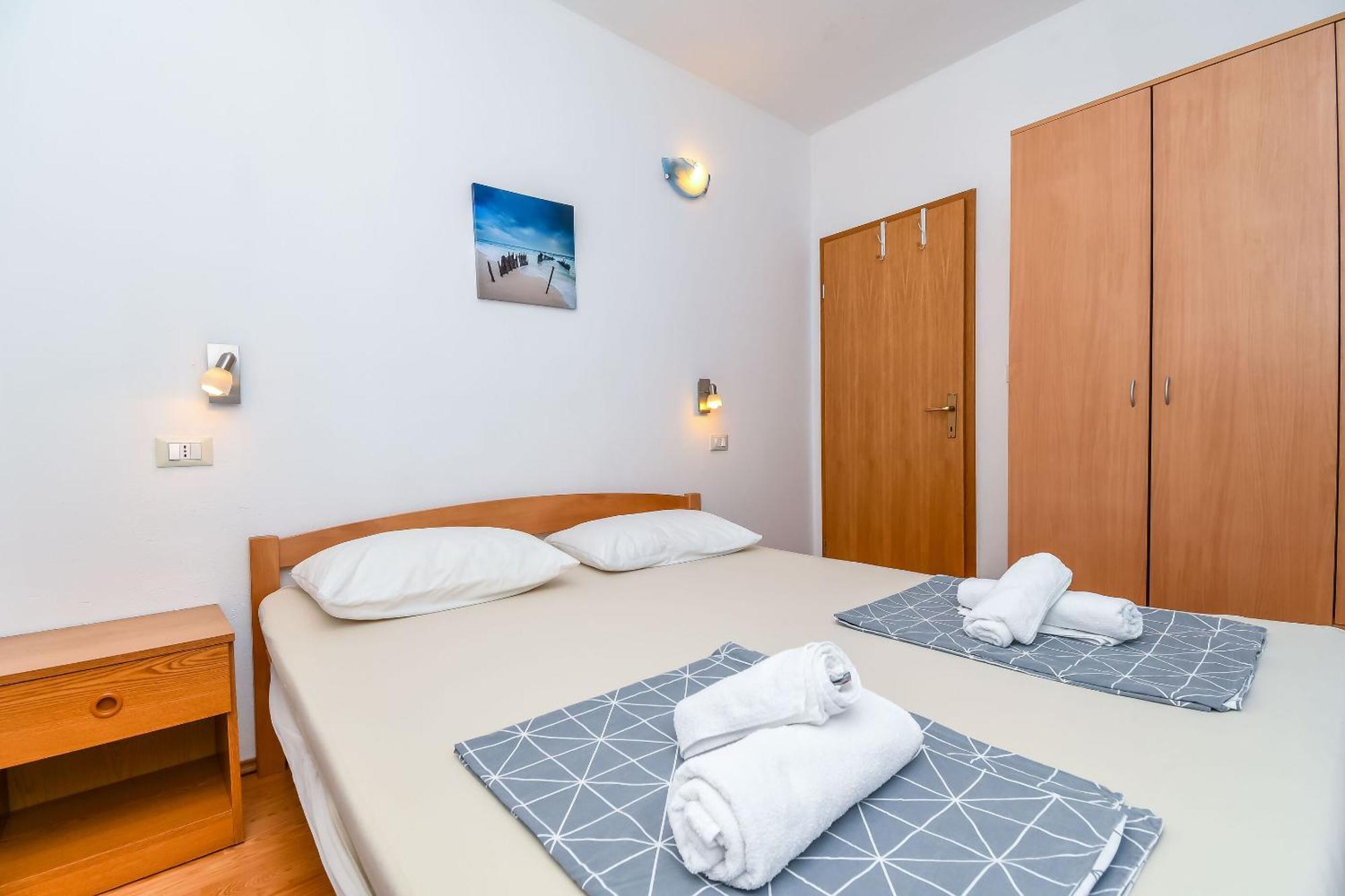 Apartment Mara Trogir Exterior photo