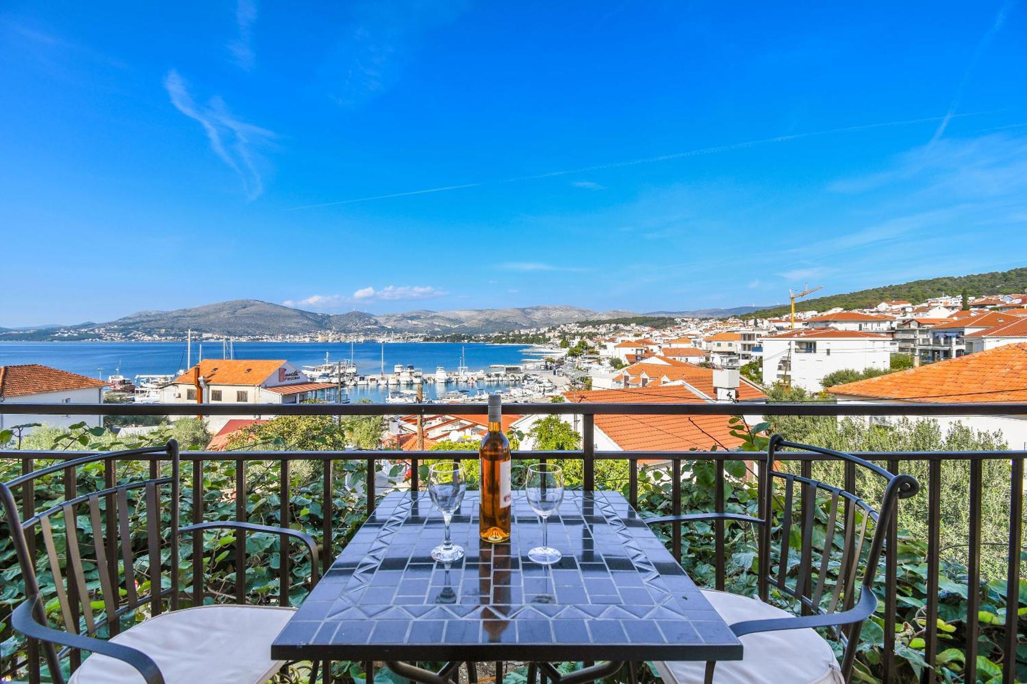 Apartment Mara Trogir Exterior photo