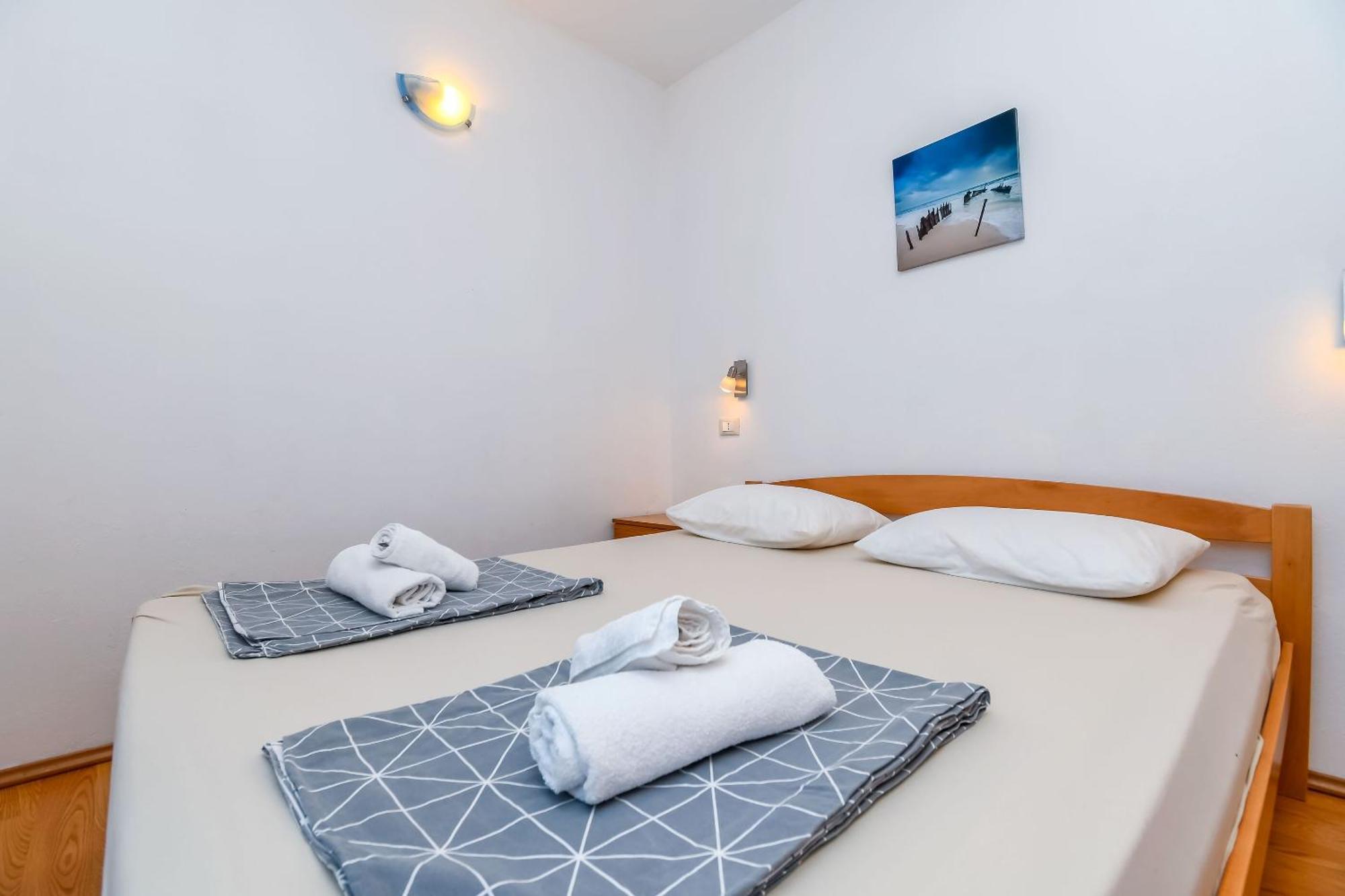 Apartment Mara Trogir Exterior photo