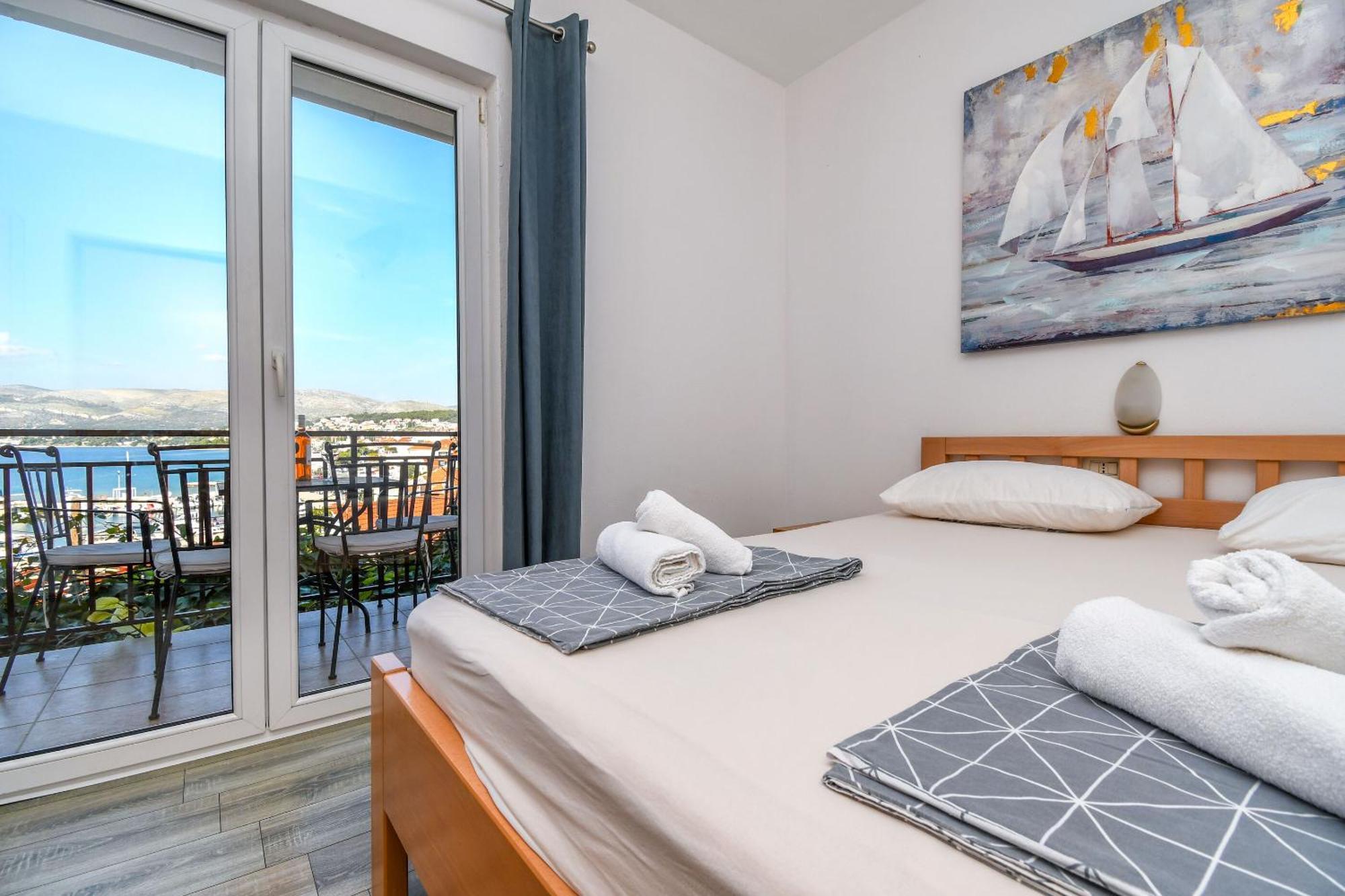Apartment Mara Trogir Exterior photo