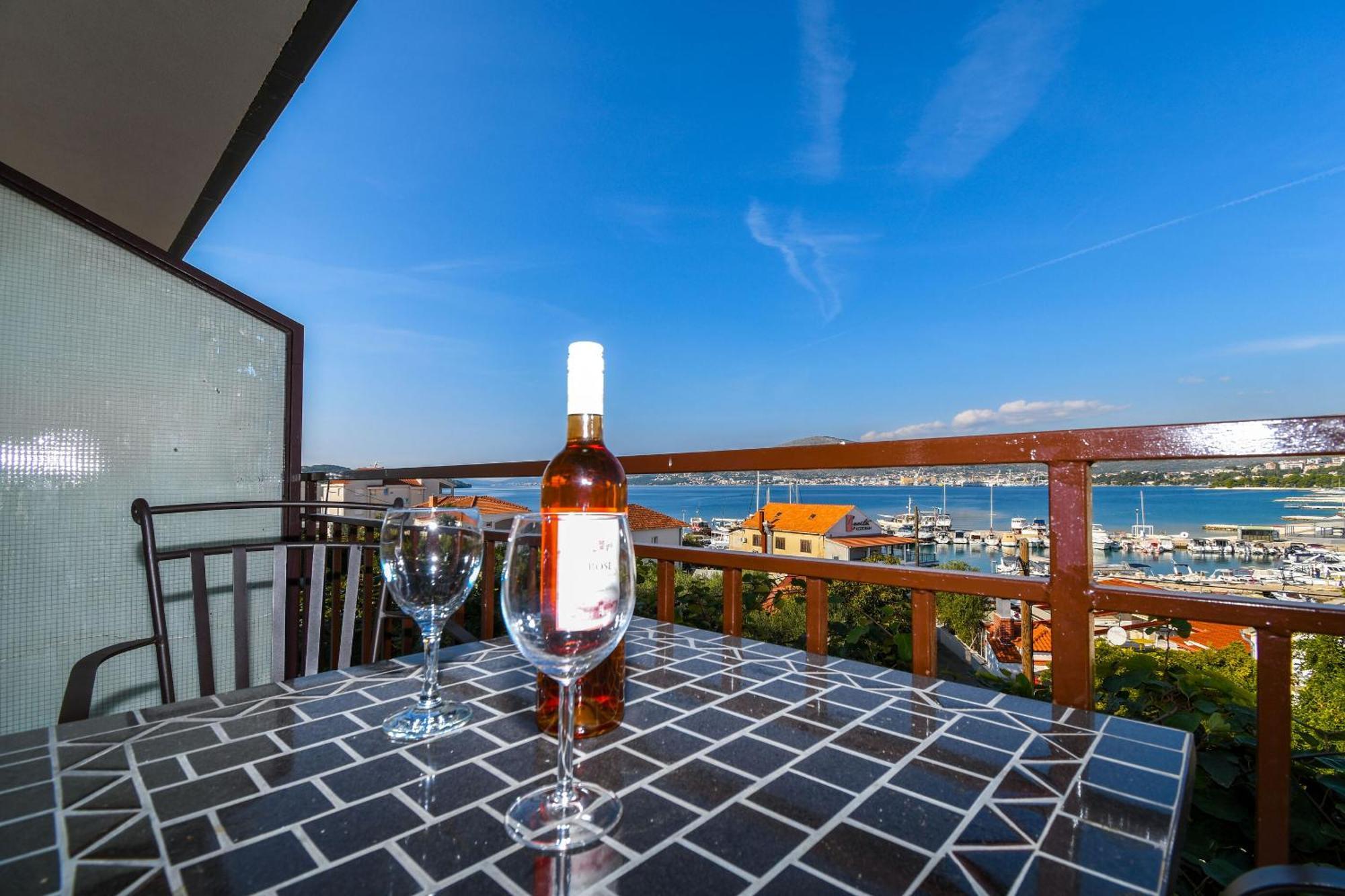 Apartment Mara Trogir Exterior photo