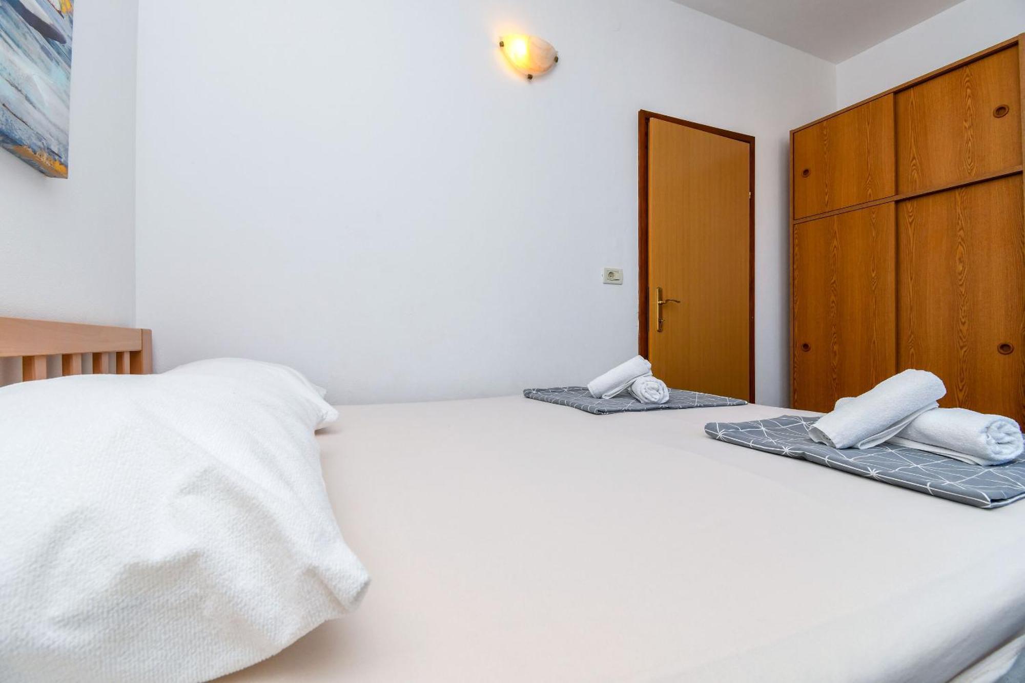 Apartment Mara Trogir Exterior photo