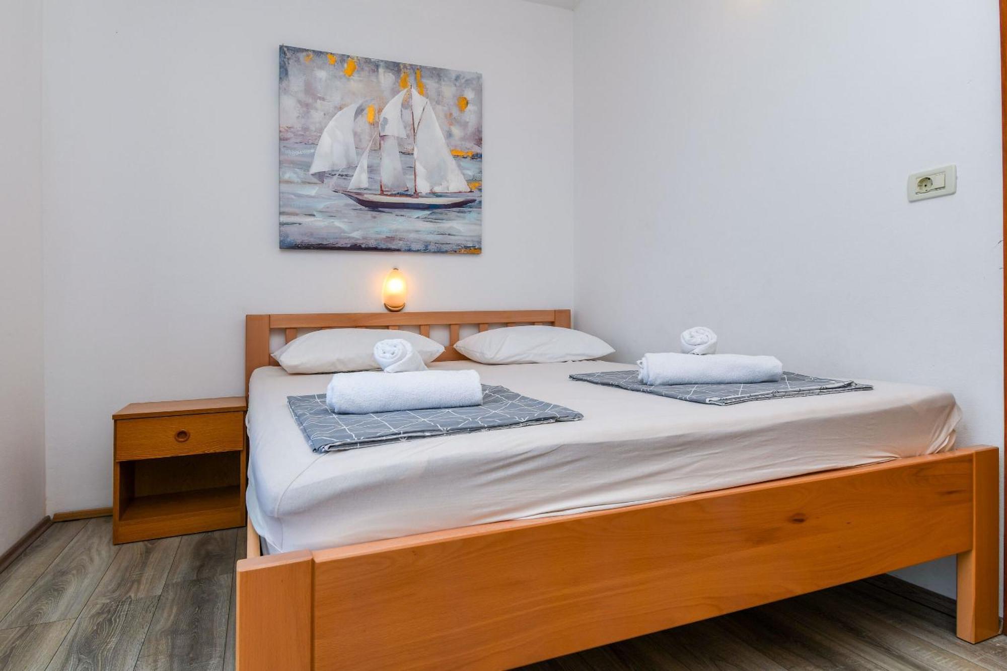 Apartment Mara Trogir Exterior photo