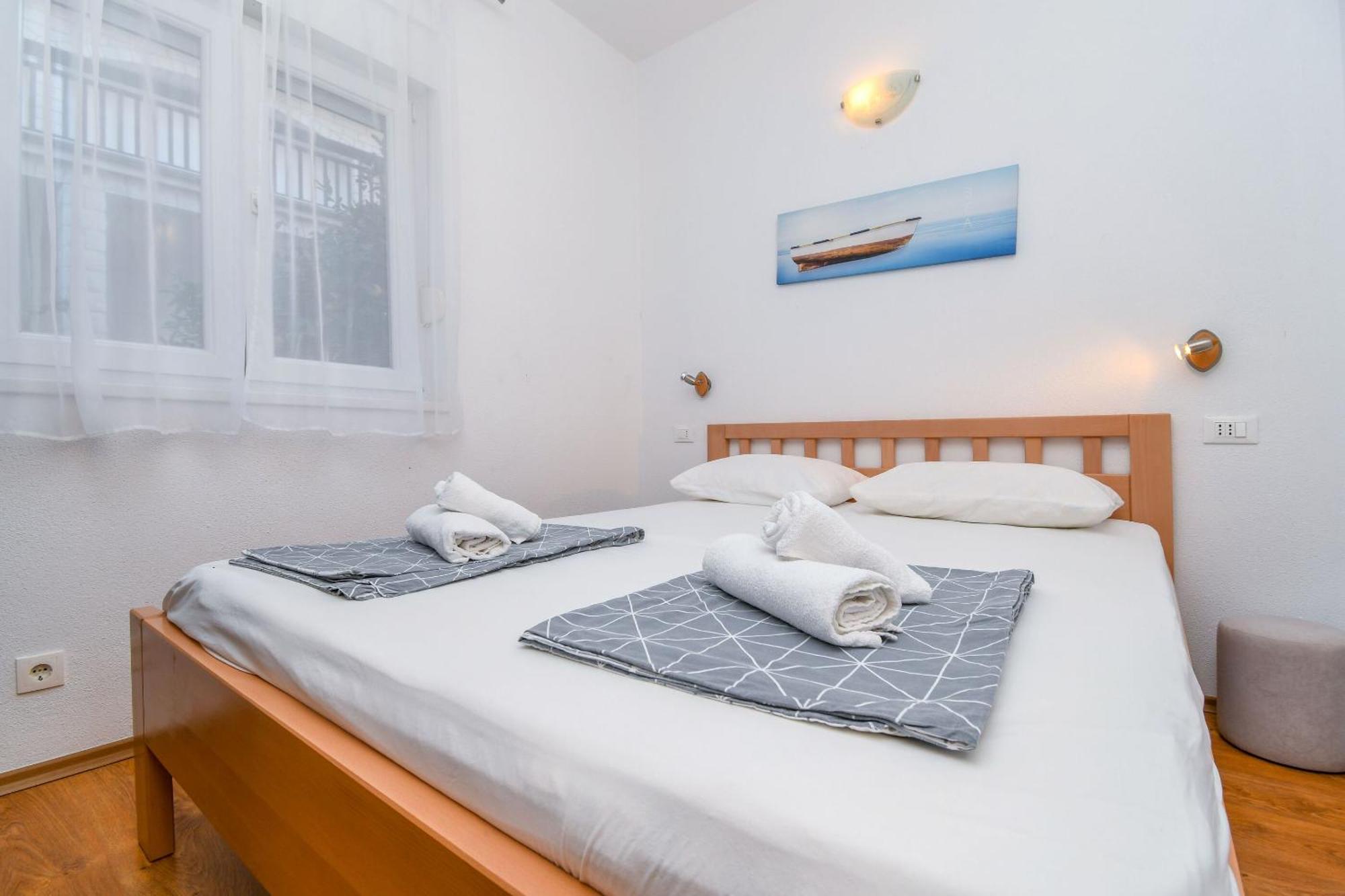 Apartment Mara Trogir Exterior photo