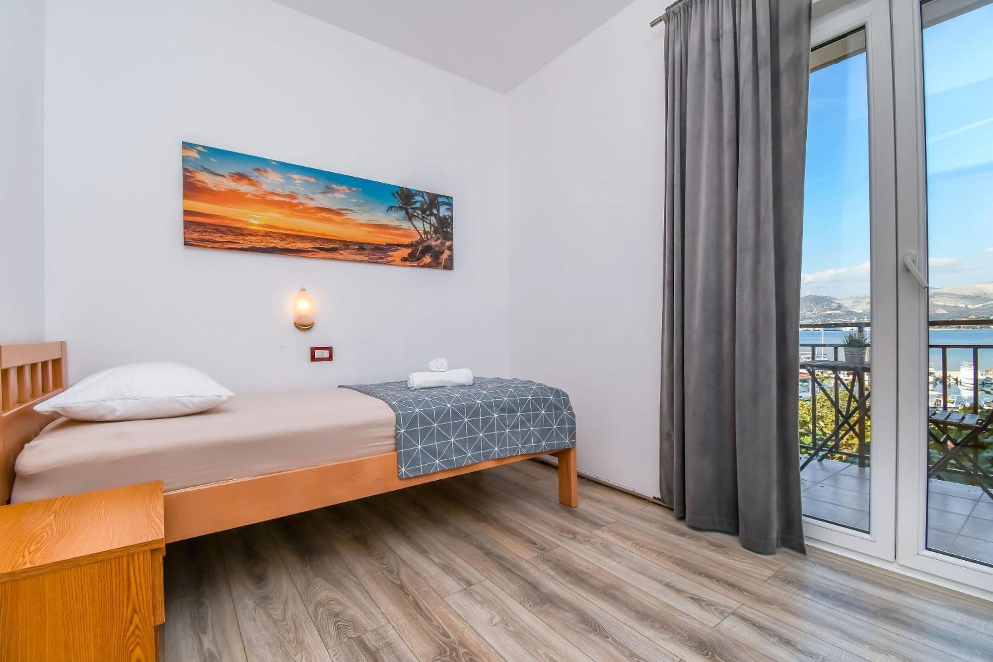 Apartment Mara Trogir Exterior photo